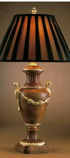 WOODEN TABLE LAMP